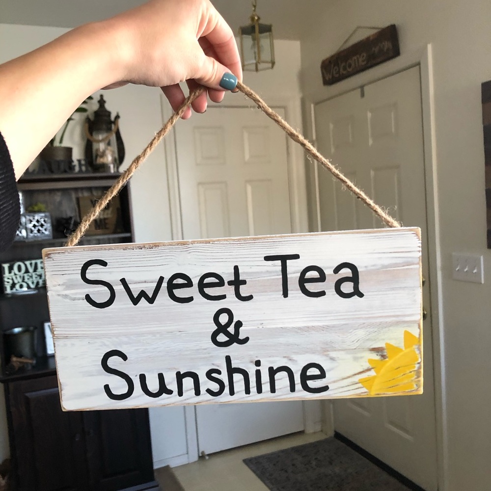 Free handed signs